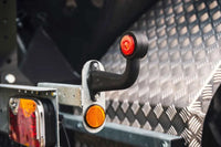 Rechts | LED breedtelamp met haakse steel | 12-36v | 1,5mm². connector | M10BV-622RW